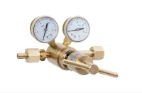 Регулятор баллонный AMFLO R86RIN-1500R (Ar, He, N2, Air)  латунь  с 2-мя манометрами, давление на входе до 200 бар. PRV. произв 30м3/час / Regulator R86RIN-1500R relief valve